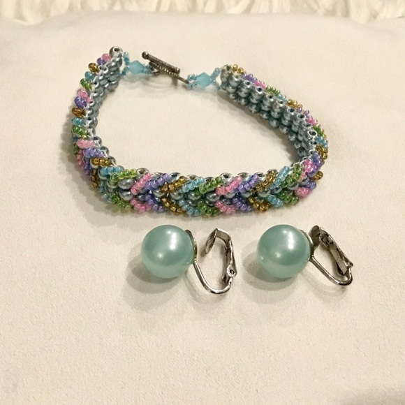 TODAY, 12:30pm est
$3 Single Pieces/$5 Matching Sets
Unlisted Jewelry - Picture 2 of 10